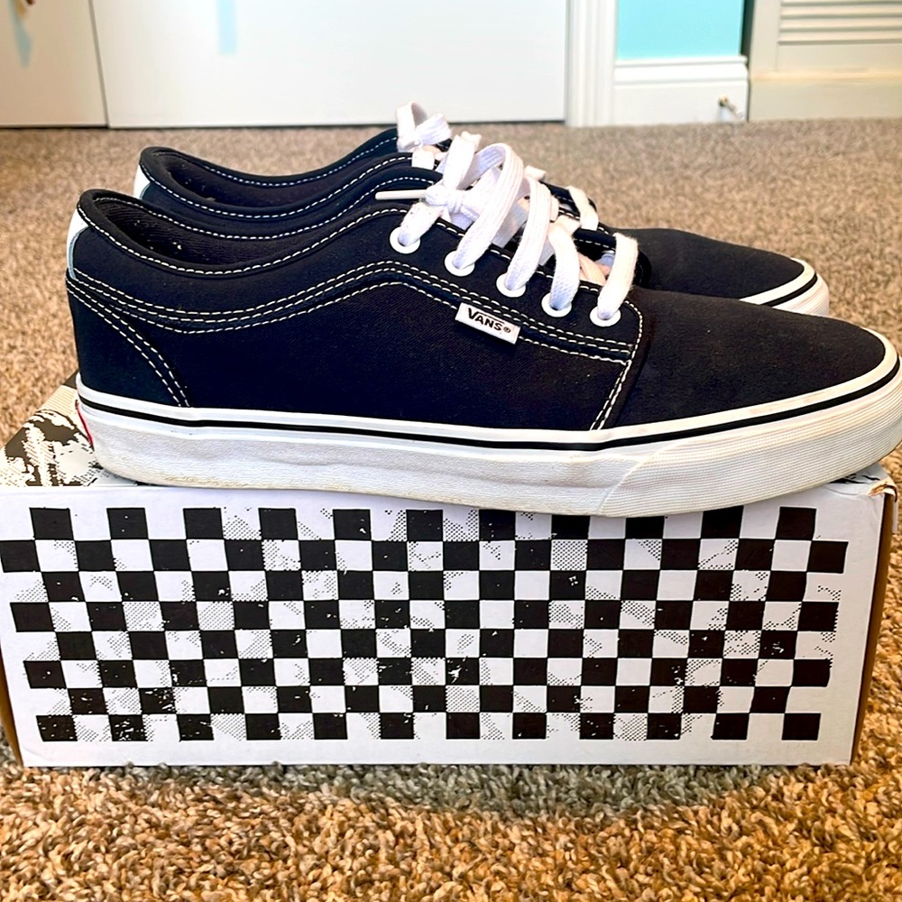 Men’s, Size 11.5. Vans “off the wall” Skate Chukka.